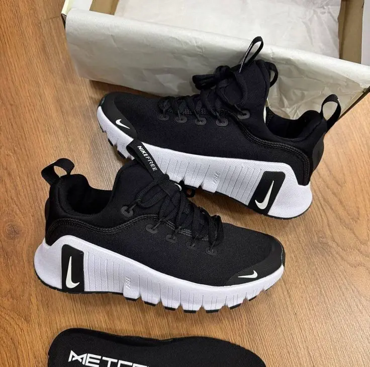 Nike free metcon negra