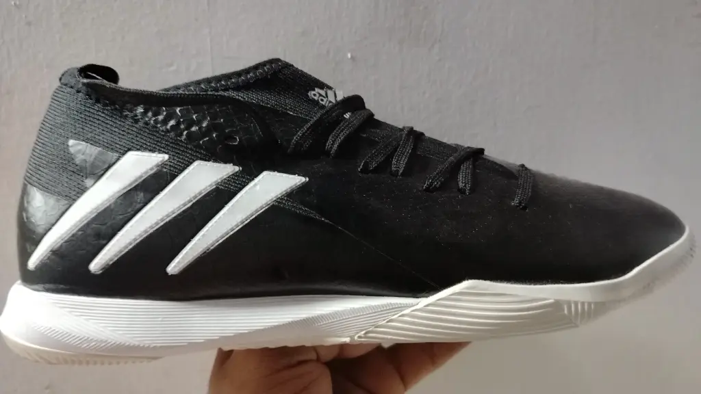 Micro futbol Adidas negra 