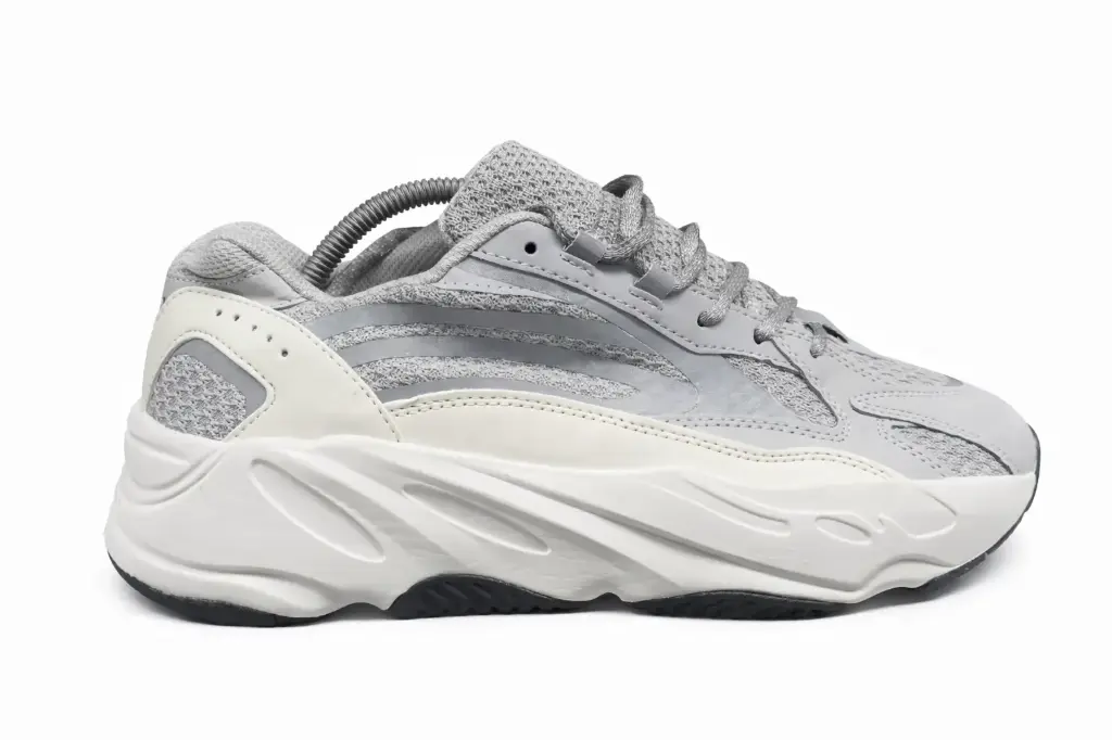 Adidas Yeezy Boost 700 V2