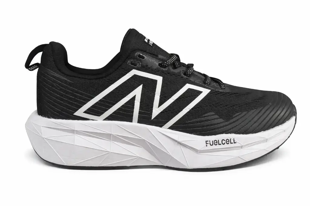 New balance fuellcell negra