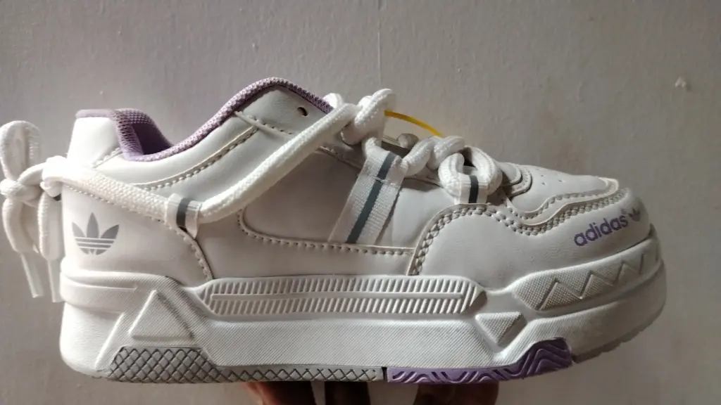 Adidas trenza morada