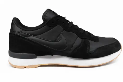 Nike internationalist