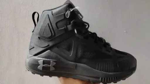 [armour charged valsetz negra] Under armour charged valsetz negra