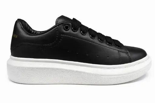 Alexander mcqueen negra suela blanca