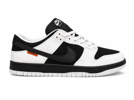 Nike SB Dunk Low x TIGHTBOOTH
